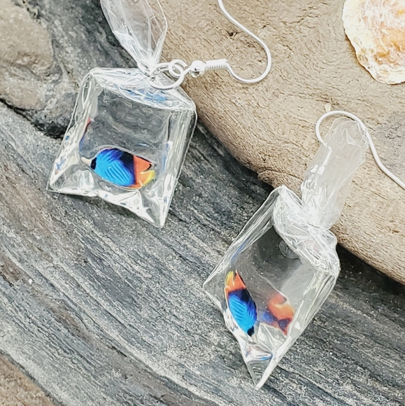 Nwt fish in bag! Blue reef fish earrings silver hooks handmade - Picture 1 of 4
